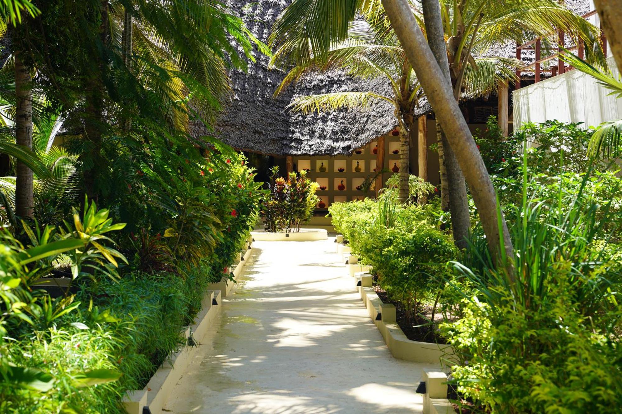 Alma Boutique Hotel Джамбиани Екстериор снимка
