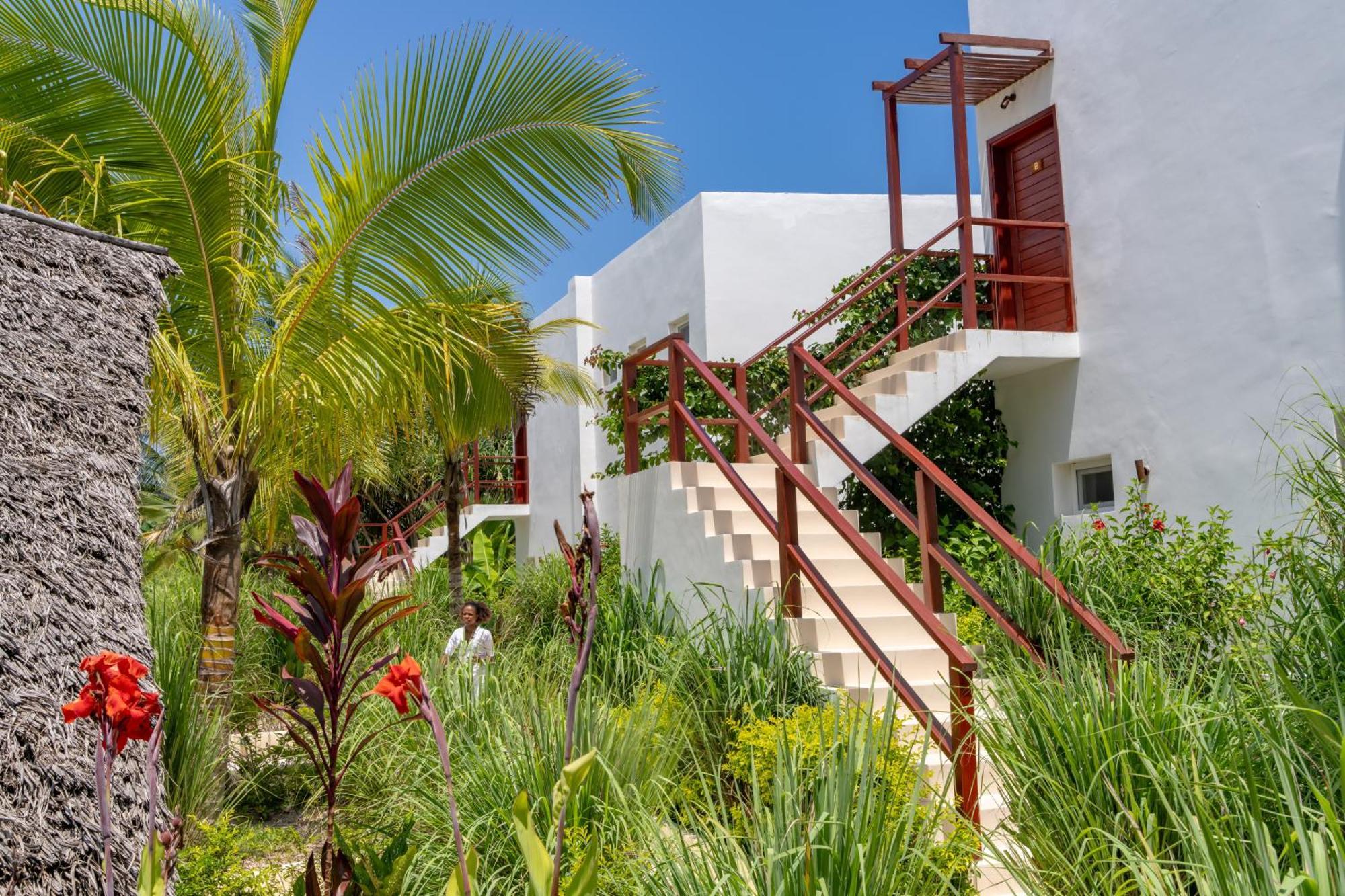 Alma Boutique Hotel Джамбиани Екстериор снимка