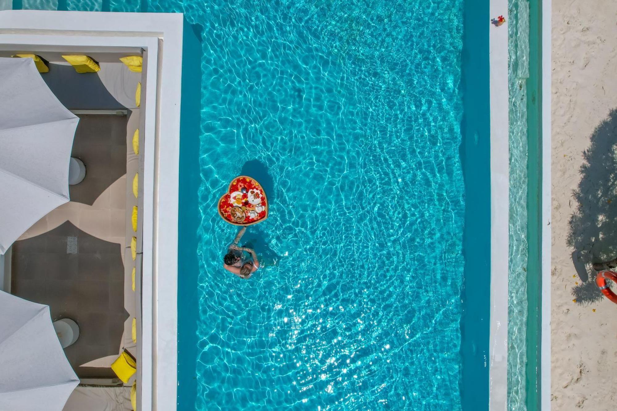 Alma Boutique Hotel Джамбиани Екстериор снимка